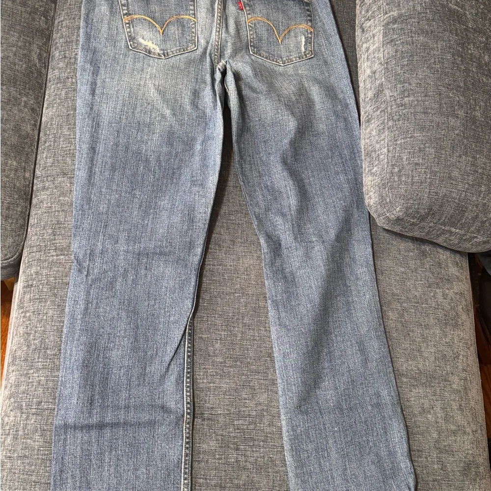 Classic Levi’s Denim Jeans - Picture 7 of 8